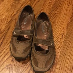 SOLD-Skechers slip on size 8